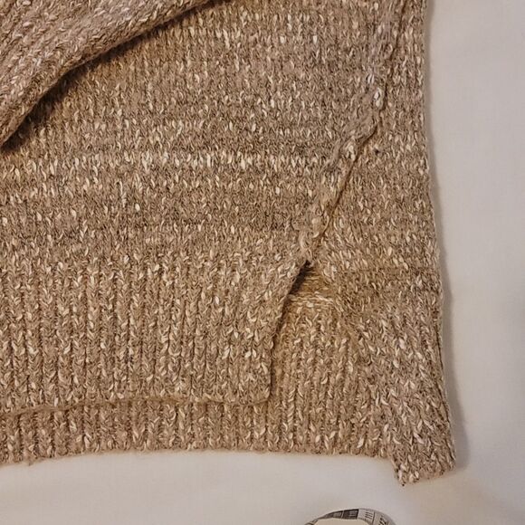 Haute rogue turtleneck sweater size small. - Picture 7 of 9